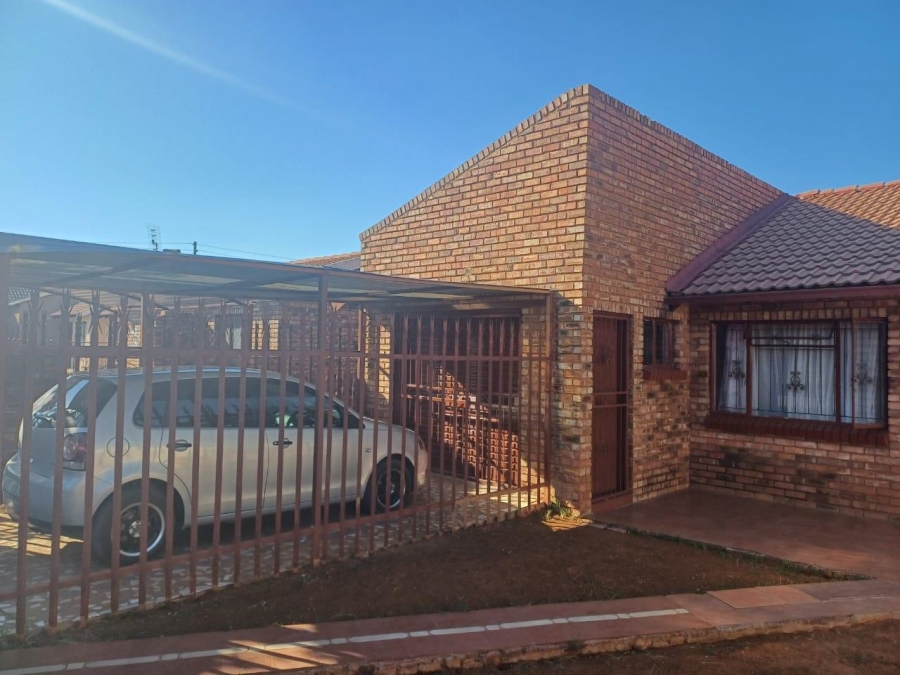 3 Bedroom Property for Sale in Mmabatho North West